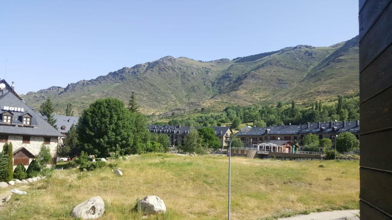Apartamento L Auet Pla de l'Ermita Zewnętrze zdjęcie